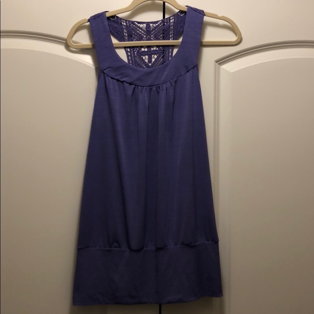B wear top